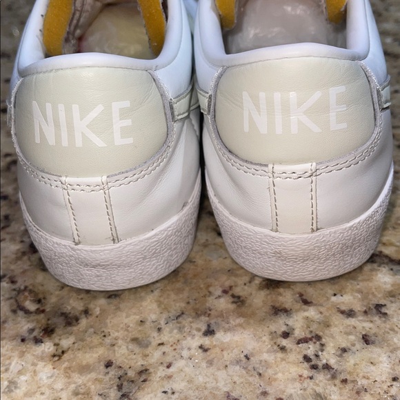 Nike Blazer Low Sneakers - Picture 4 of 11